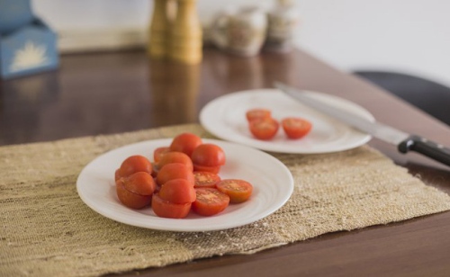 tips-gourmet-corta-todos-tus-tomates-en-3-segundos-2